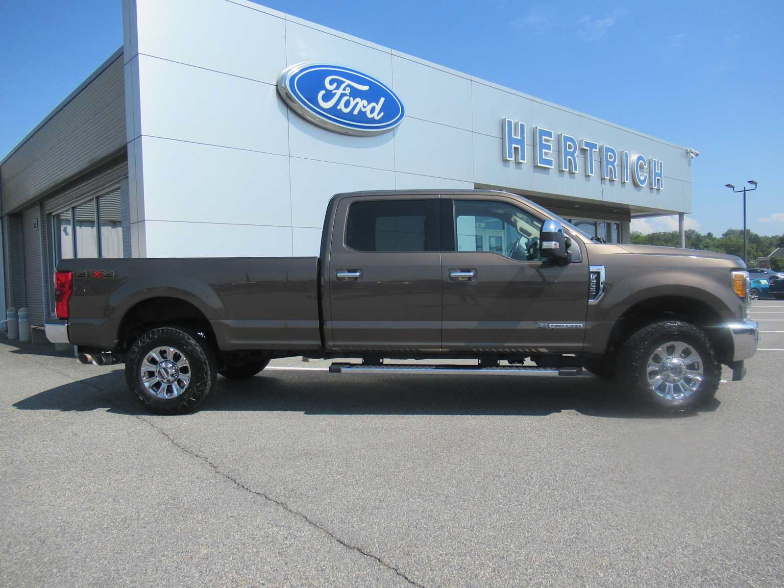 Used 2017 Ford F350 Lariat w/ Chrome Package AWD/4WD image 4