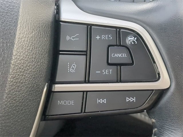 Used 2022 Toyota Highlander XLE image 25
