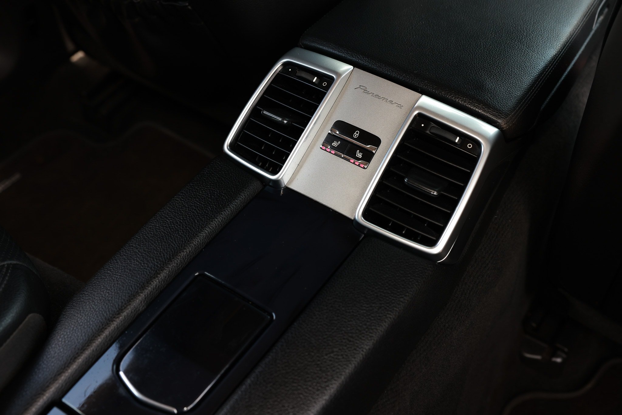 Used 2014 Porsche Panamera RWD image 47
