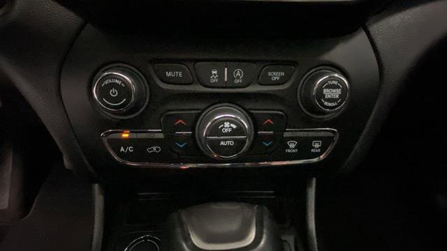 Used 2022 Jeep Cherokee Limited AWD/4WD image 18