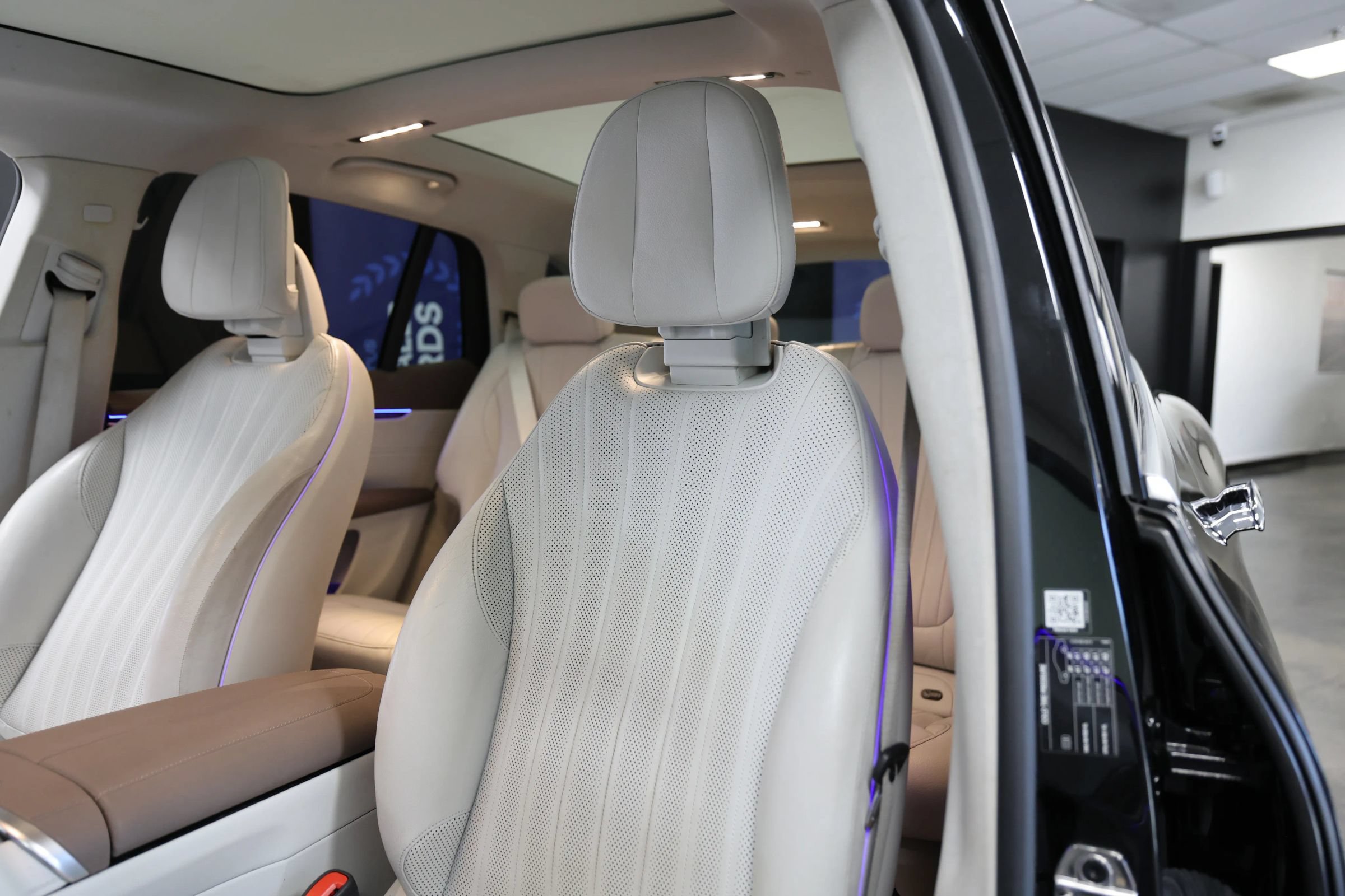 Used 2023 Mercedes-Benz EQS 580 4MATIC SUV image 27