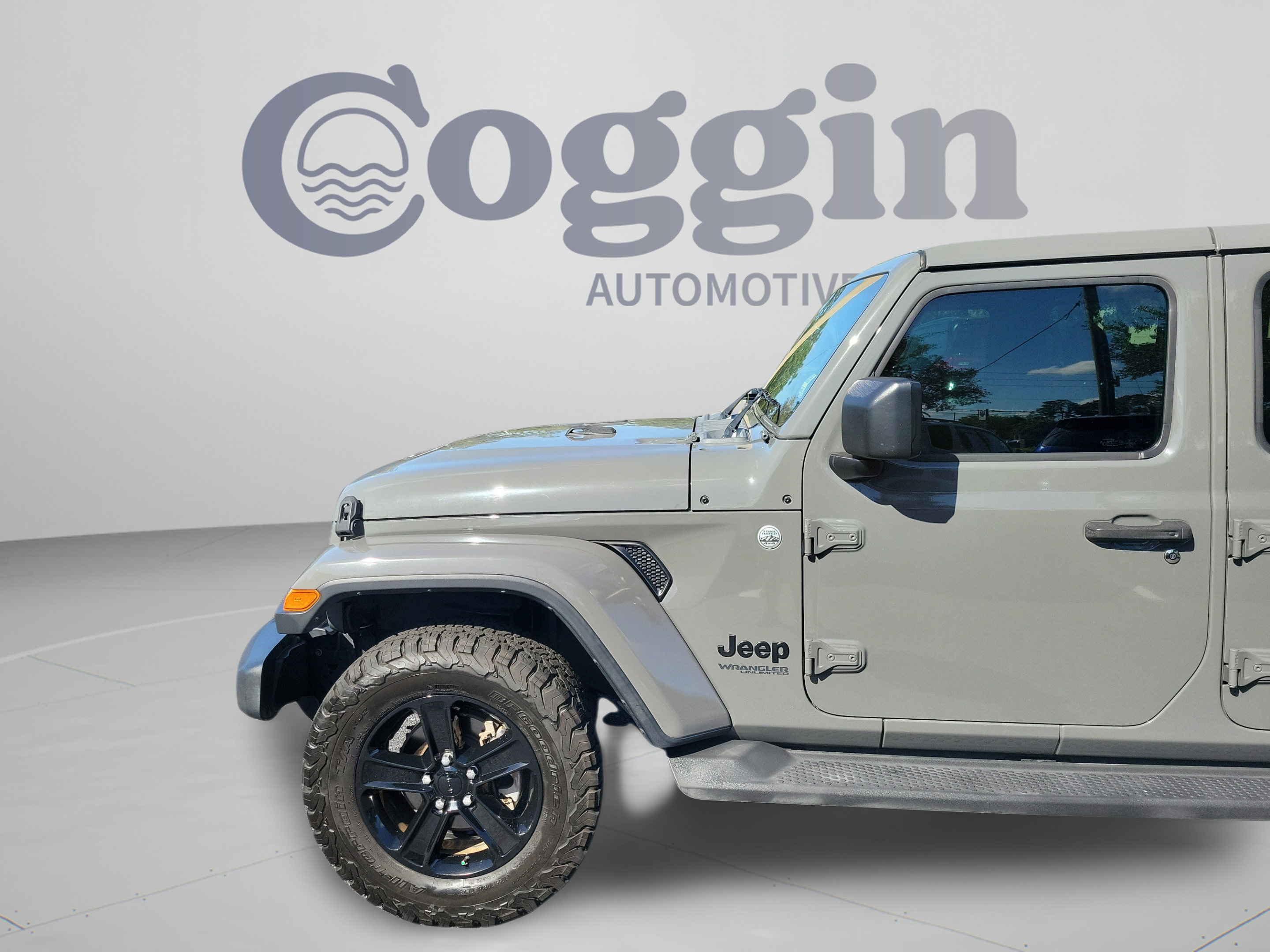 Used 2020 Jeep Wrangler Unlimited Sahara AWD/4WD image 30