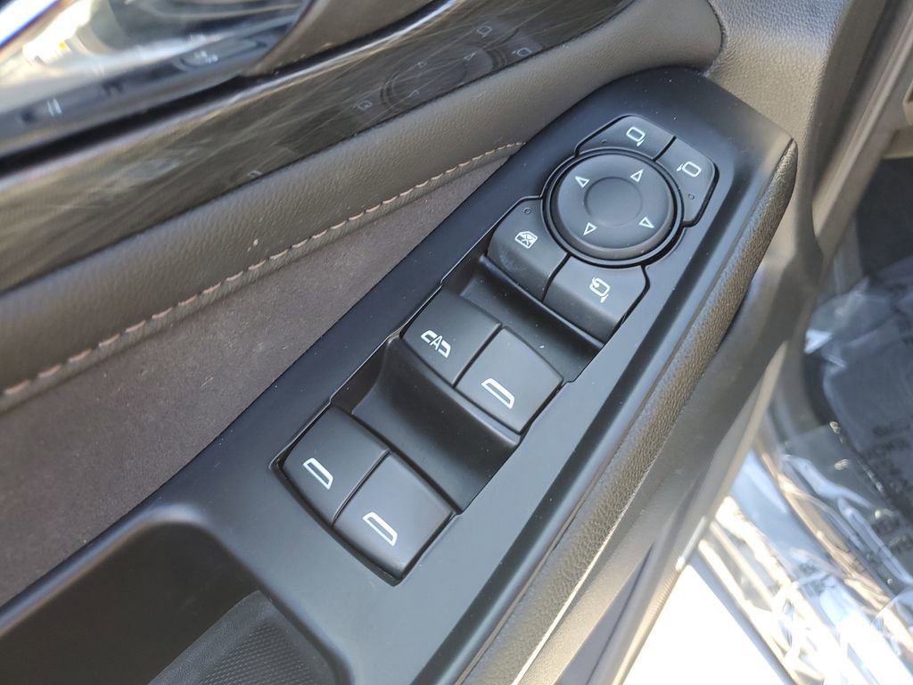 Used 2023 Chevrolet Traverse High Country image 21