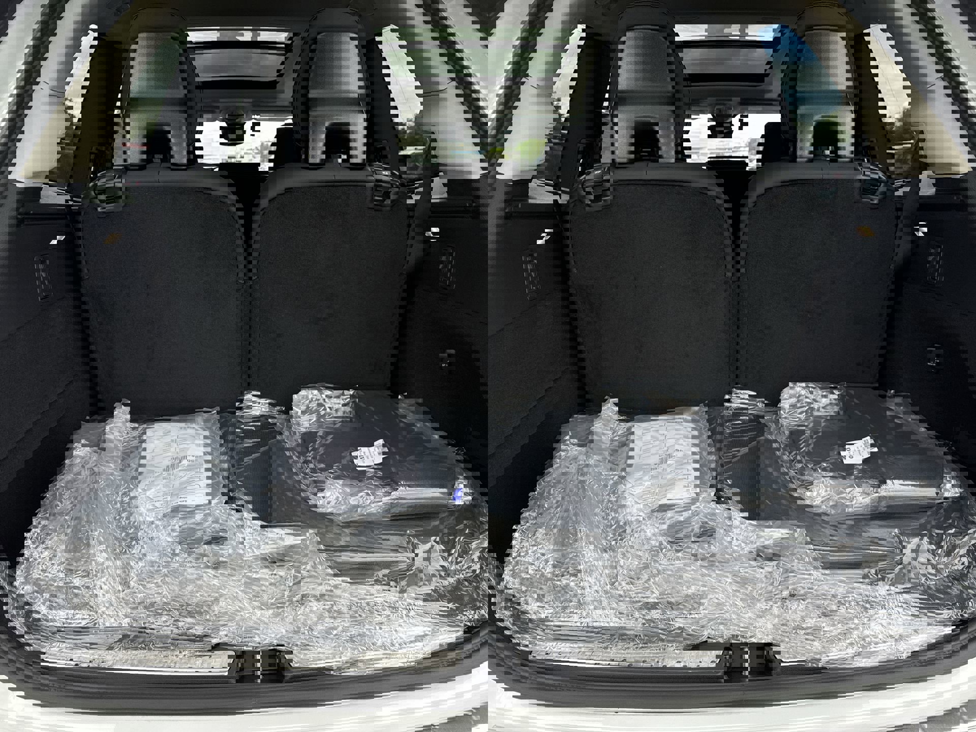 New 2025 Volvo XC90 T8 Plus w/ Protection Package Premier image 26