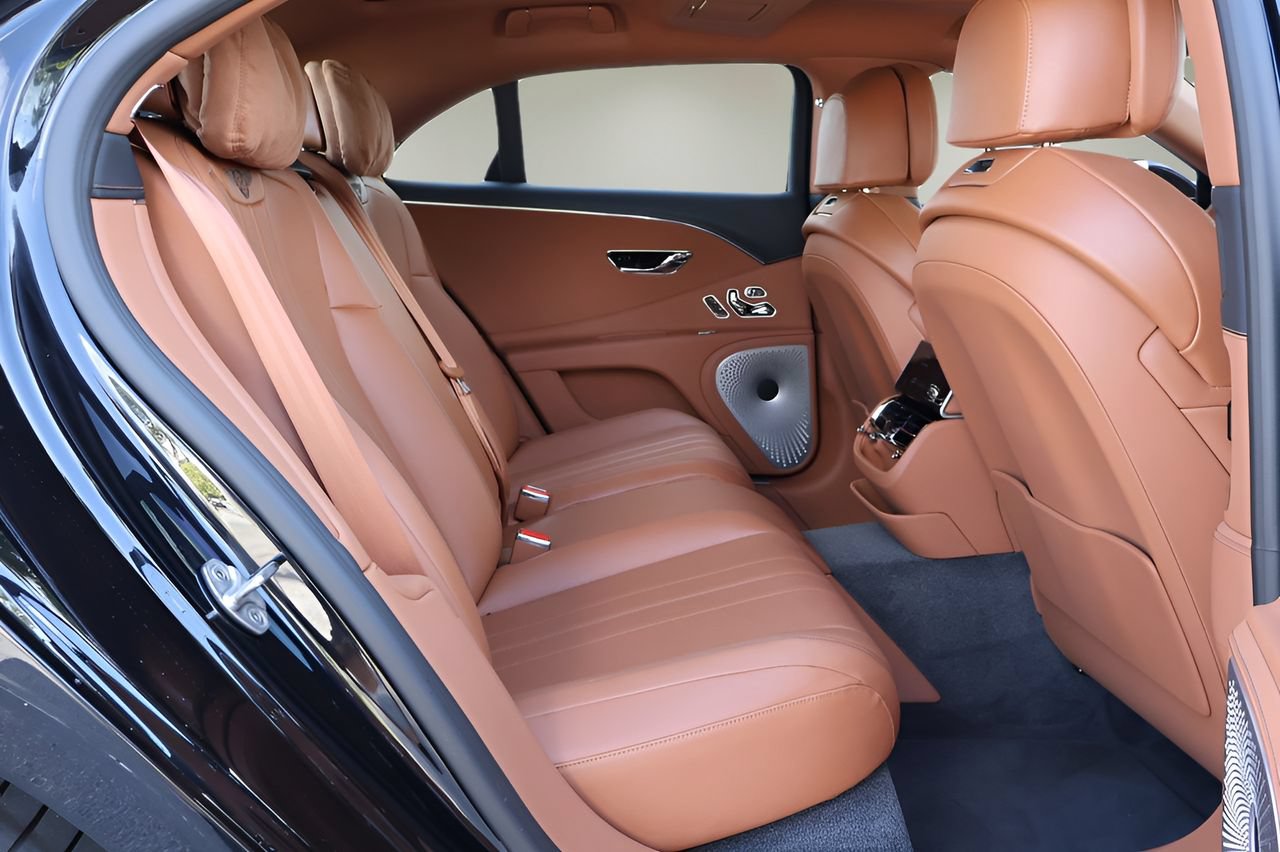Used 2024 Bentley Flying Spur V8 AWD/4WD image 22
