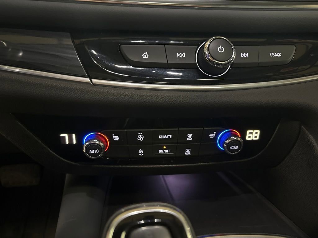 Used 2021 Buick Enclave Essence w/ Sound and Sites Package image 19