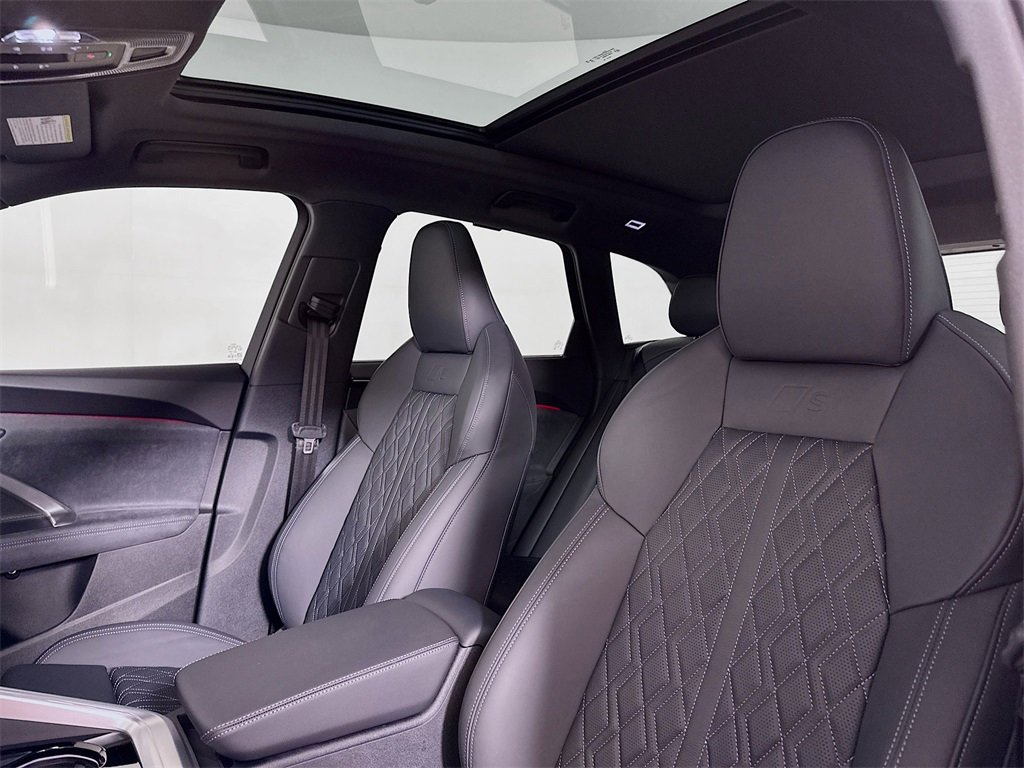 New 2025 Audi SQ5 Prestige image 8