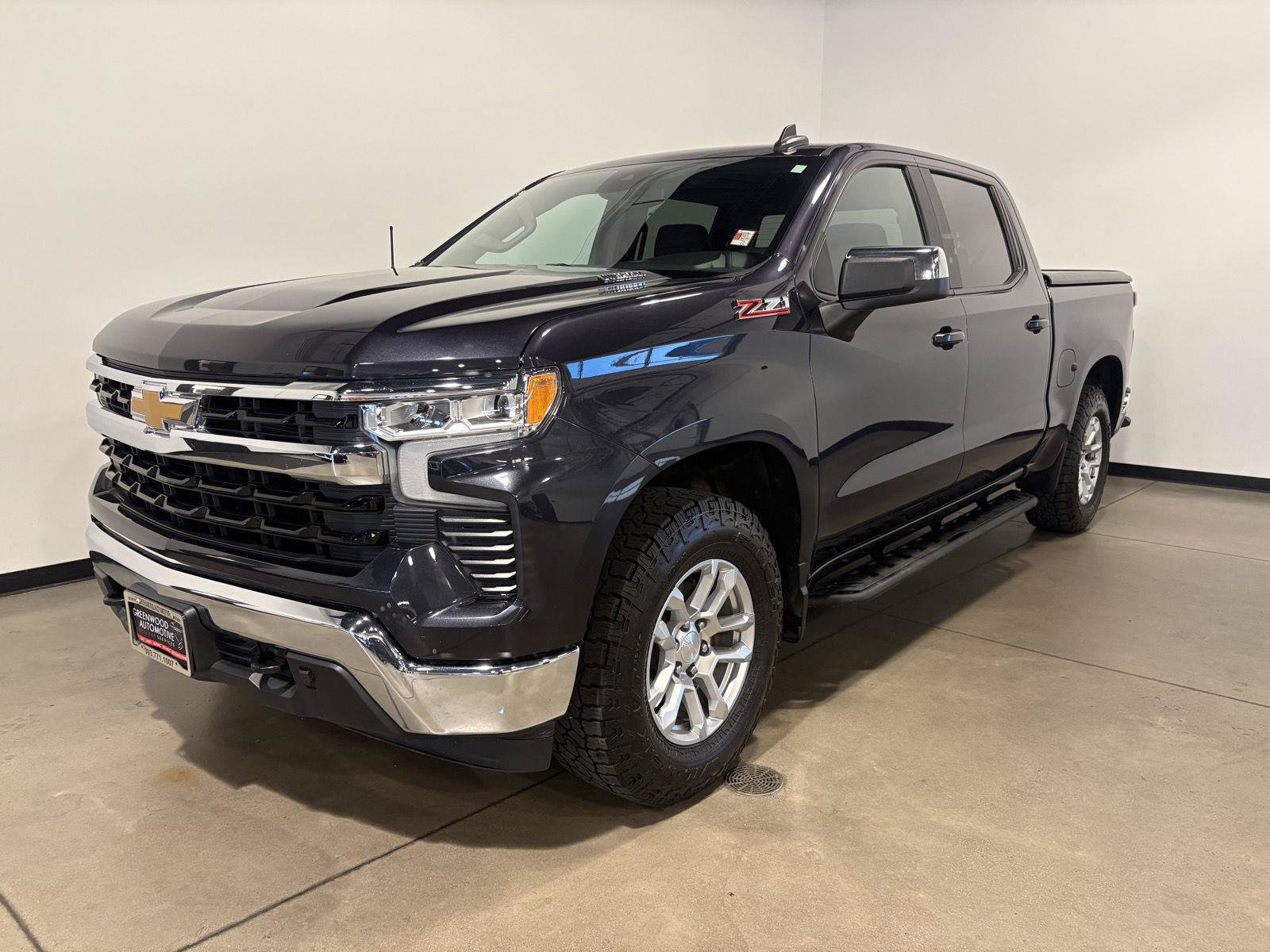Used 2023 Chevrolet Silverado 1500 LT w/ Z71 Off-Road Package AWD/4WD image 7