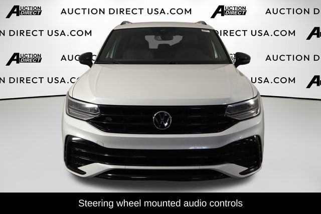 Used 2023 Volkswagen Tiguan SE R-Line FWD image 2