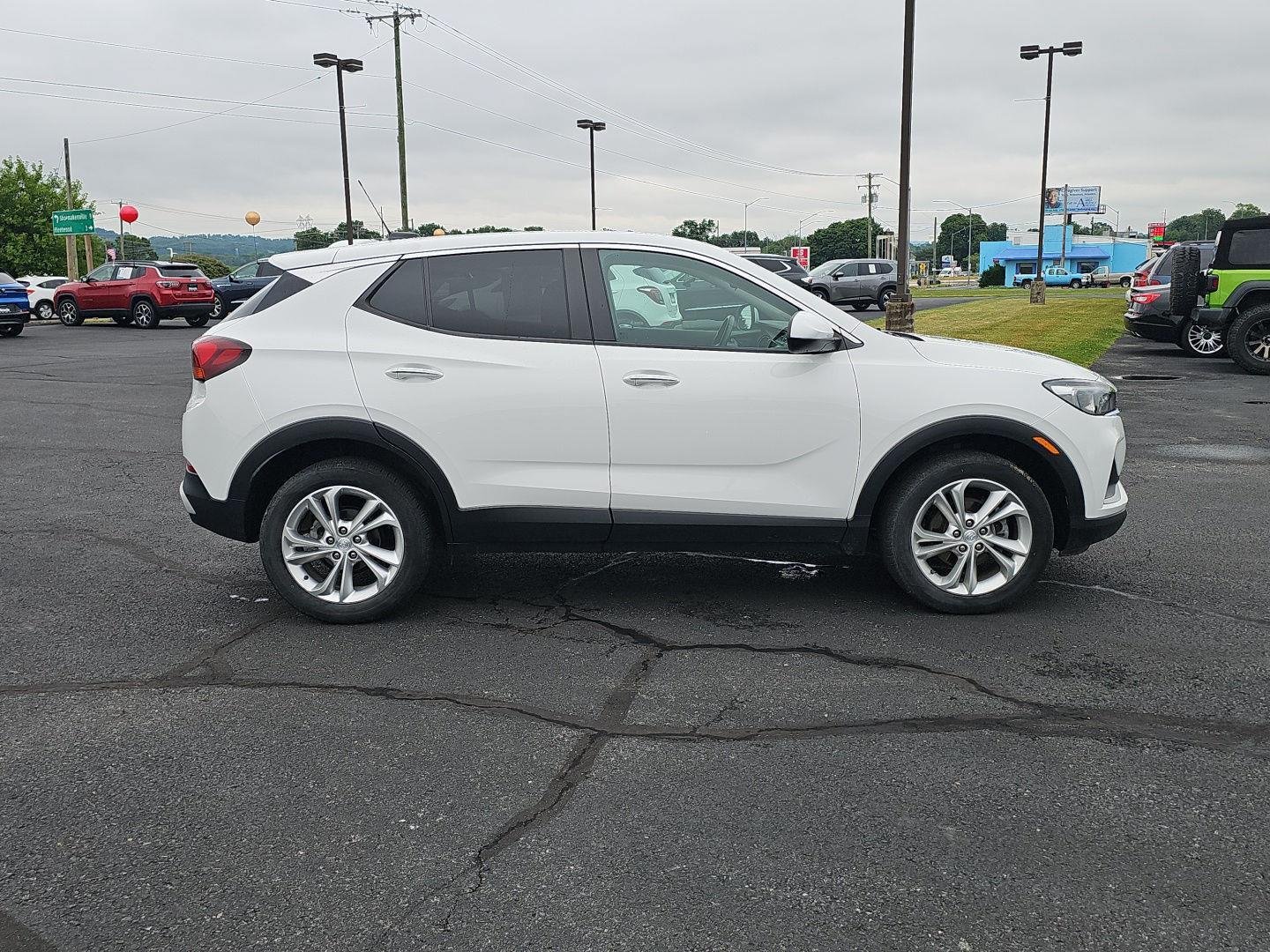 Used 2022 Buick Encore GX Preferred w/ Cold Weather Comfort Package AWD/4WD image 4