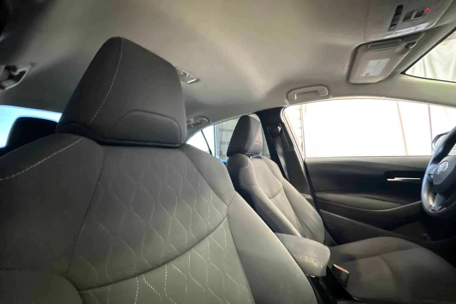Used 2020 Toyota Corolla LE FWD image 18