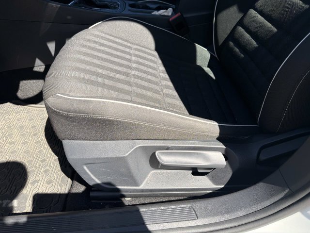 Certified 2024 Volkswagen Jetta Sport FWD image 17