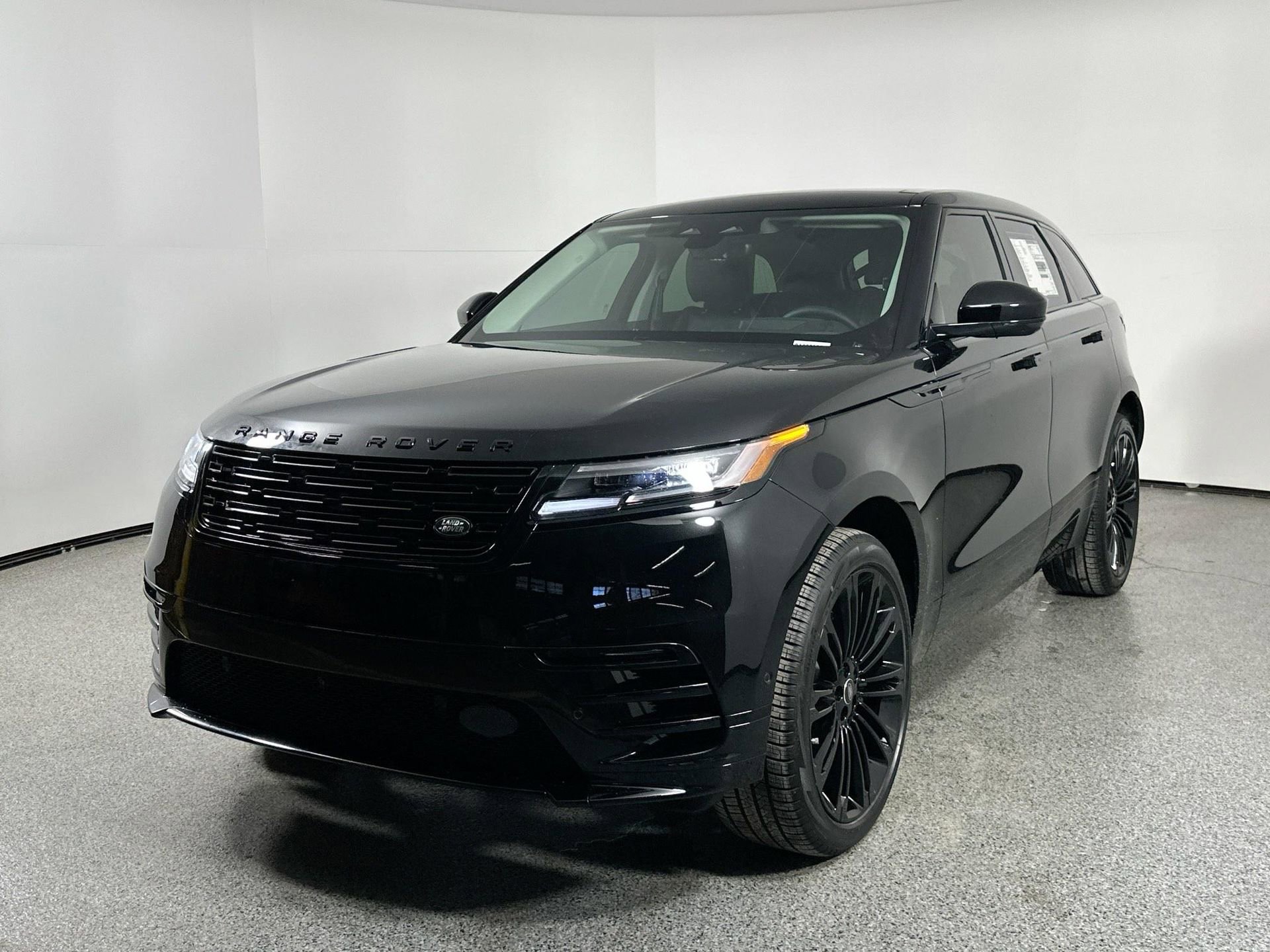 New 2025 Land Rover Range Rover Velar Dynamic SE