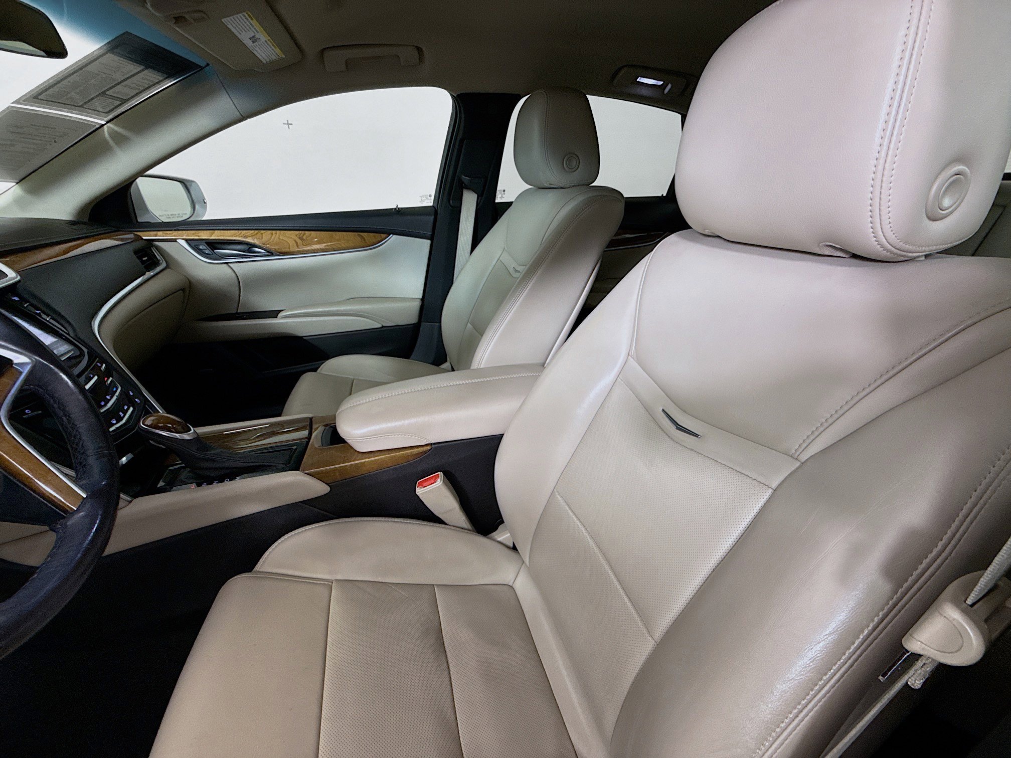 Used 2019 Cadillac XTS Luxury image 11