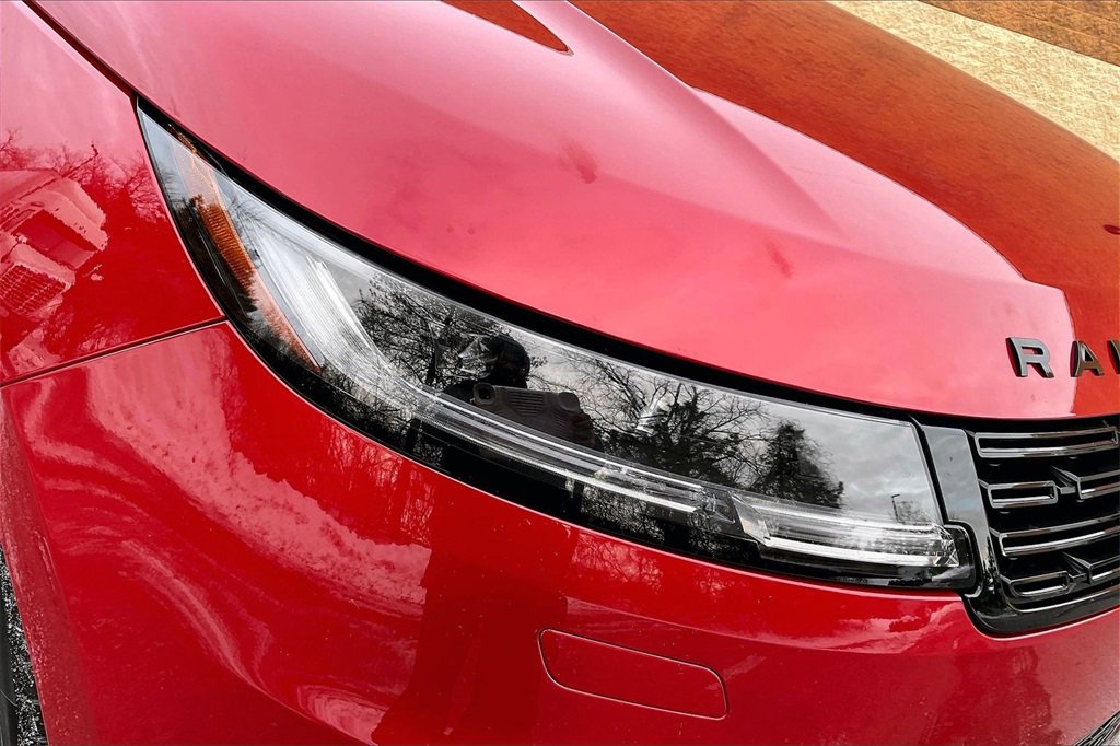 Used 2023 Land Rover Range Rover Sport SE Dynamic image 32