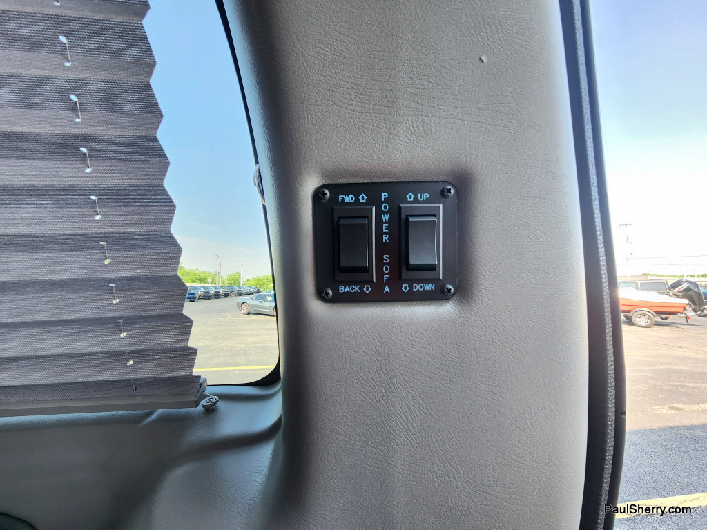 Used 2019 Chevrolet Express 2500 w/ Enhanced Convenience Package RWD image 30