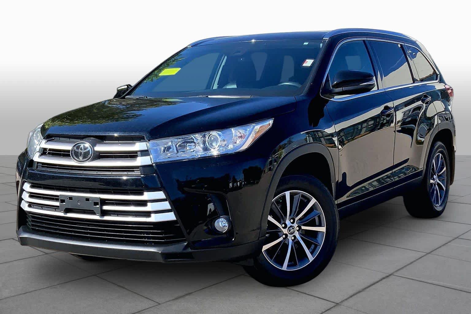 Used 2019 Toyota Highlander XLE w/ Carpet Mat Package (TMS)