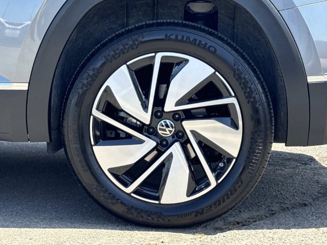 Certified 2024 Volkswagen Atlas SEL AWD/4WD image 36