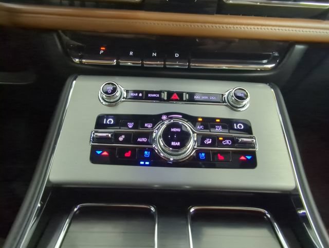 Used 2020 Lincoln Aviator Reserve w/ Elements Package Plus AWD/4WD image 23