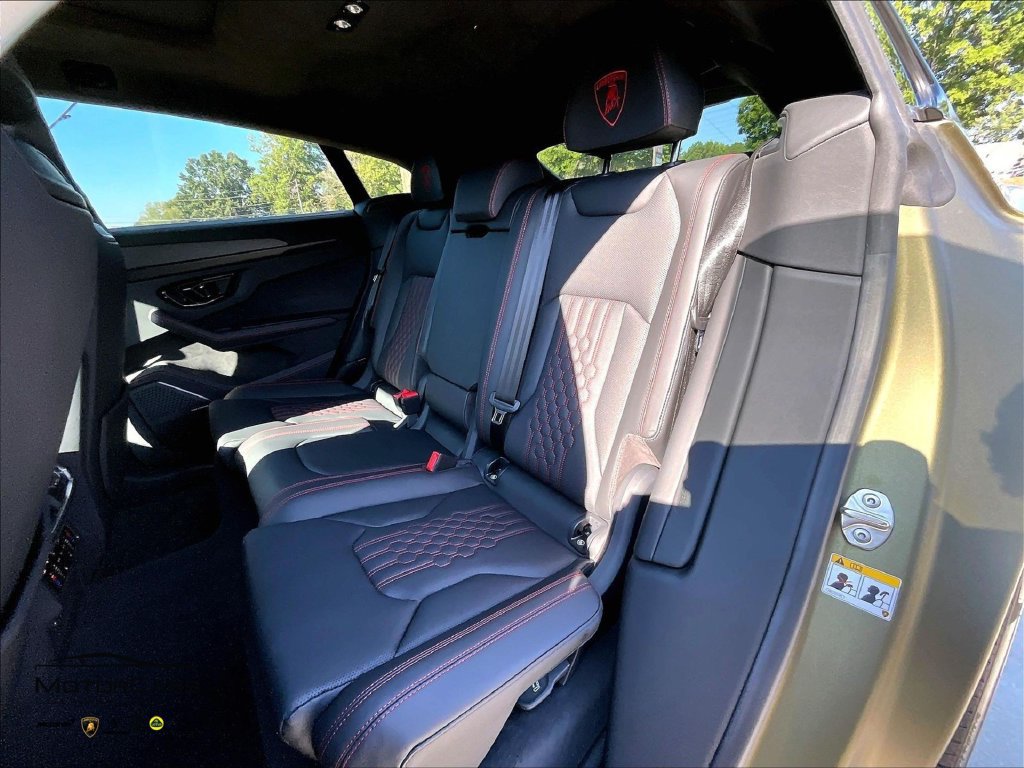 Used 2025 Lamborghini Urus Performante AWD/4WD image 25