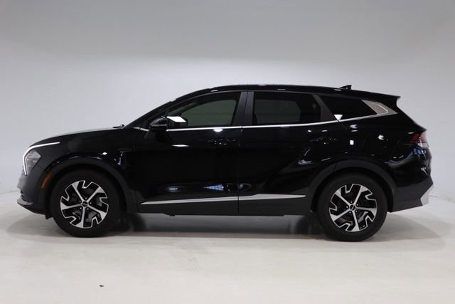 Used 2023 Kia Sportage EX image 4
