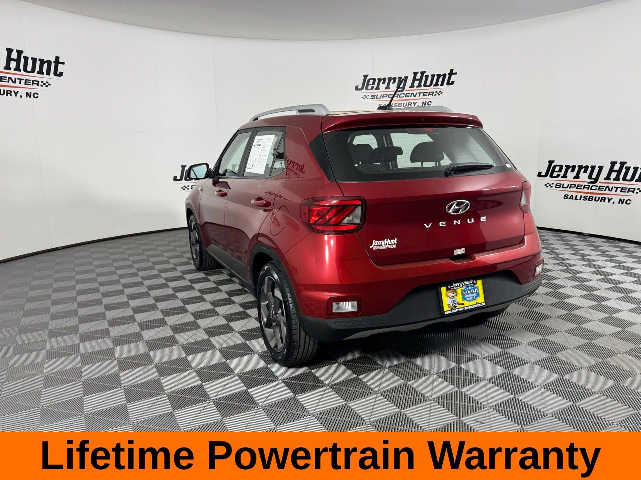 Used 2025 Hyundai Venue SEL image 9