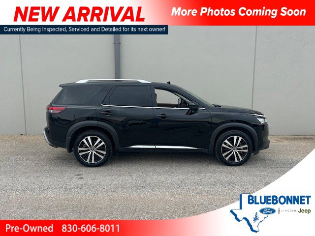 Used 2024 Nissan Pathfinder Platinum w/ Cargo Package FWD image 1
