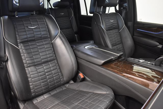 Used 2023 Cadillac Escalade ESV Sport Platinum AWD/4WD image 6