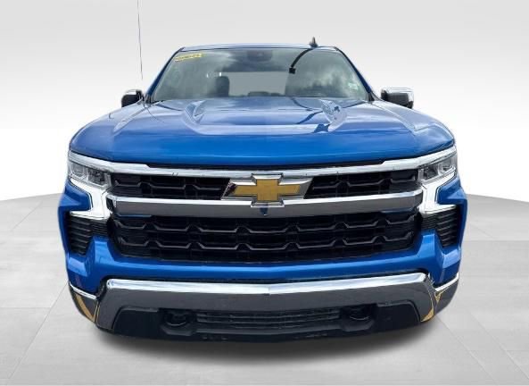 Used 2025 Chevrolet Silverado 1500 LT image 2