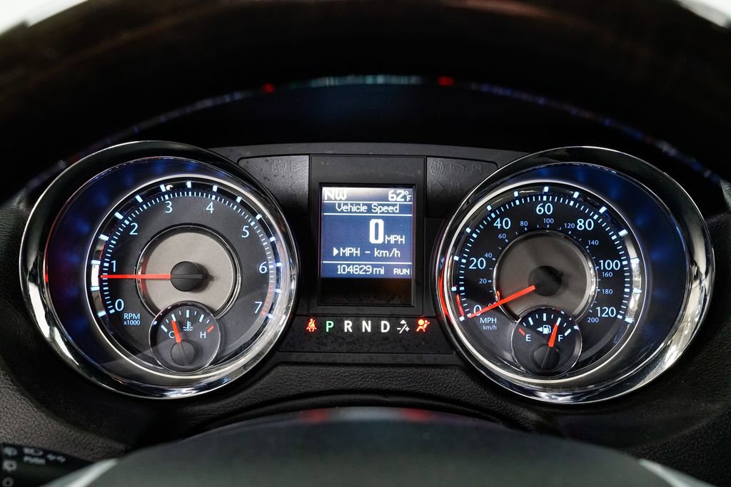 Used 2013 Chrysler Town & Country Limited image 18