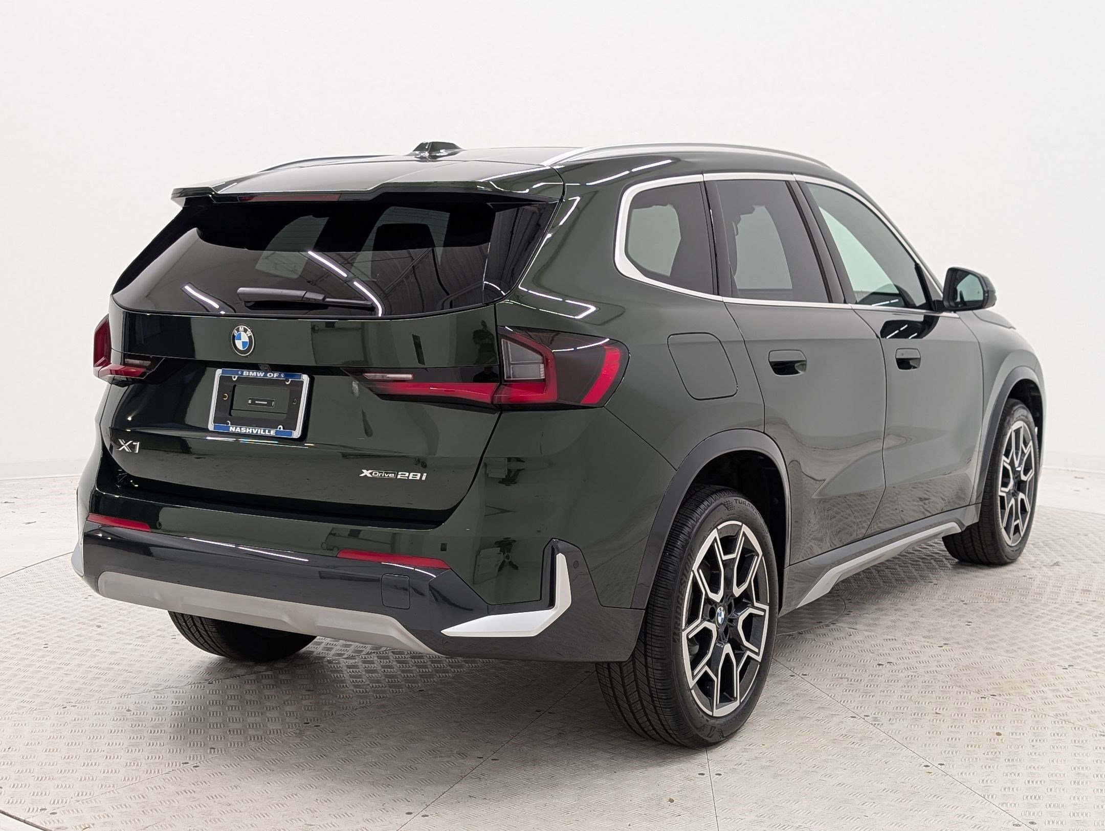 Used 2025 BMW X1 xDrive28i w/ Technology Package AWD/4WD image 9