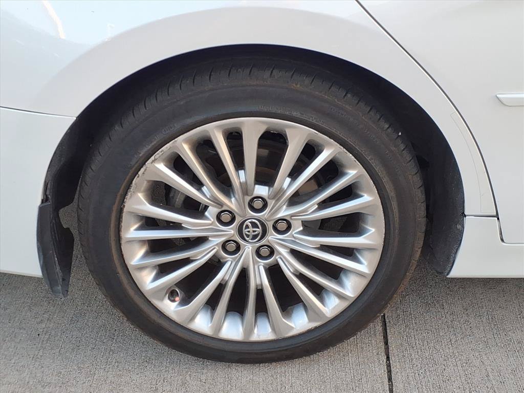 Used 2020 Toyota Avalon Limited w/ Advanced Safety Package FWD image 13