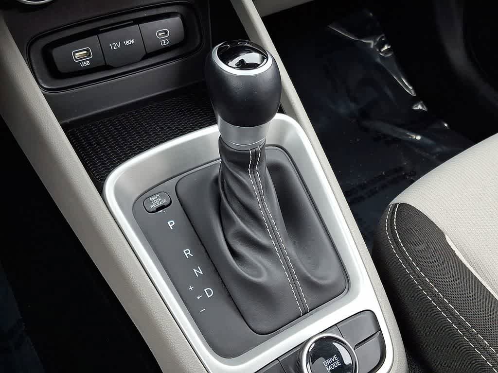 Certified 2025 Hyundai Venue SEL FWD image 14