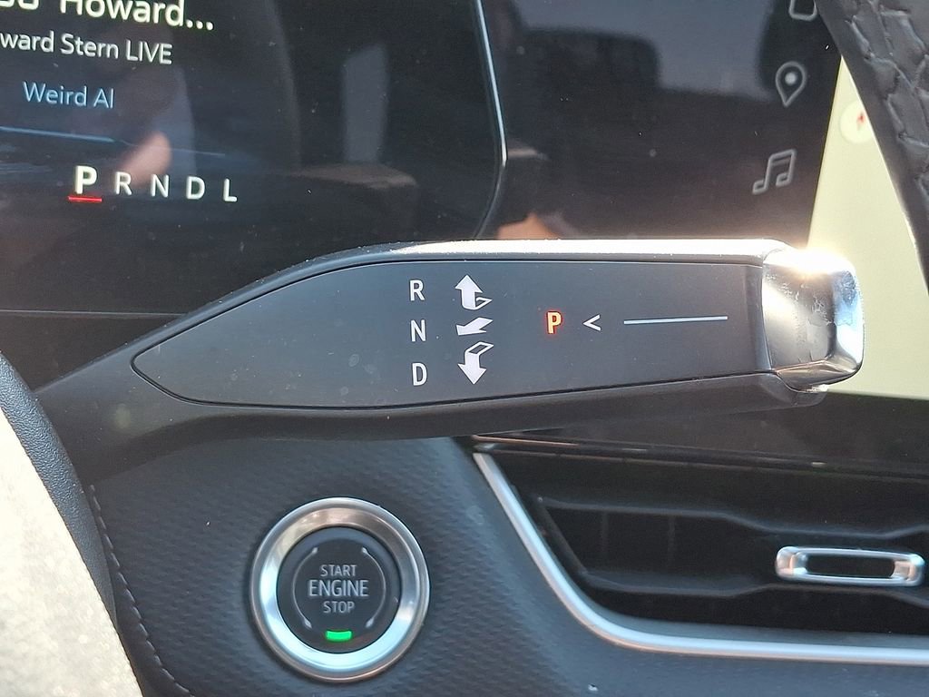 Used 2025 Chevrolet Equinox LT FWD image 13