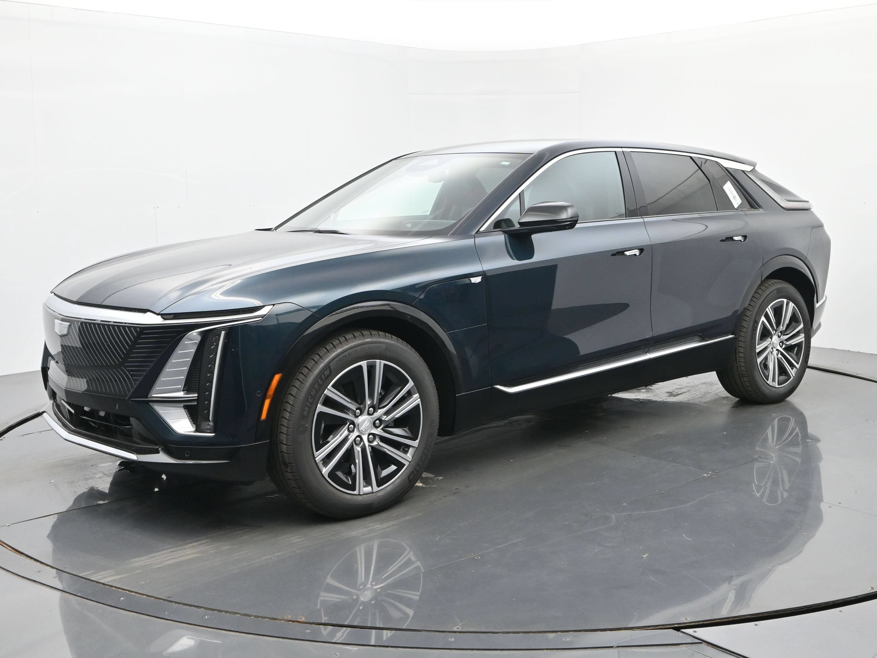 New 2026 Cadillac Lyriq Luxury w/ LPO, Floor Liner Package AWD/4WD image 1
