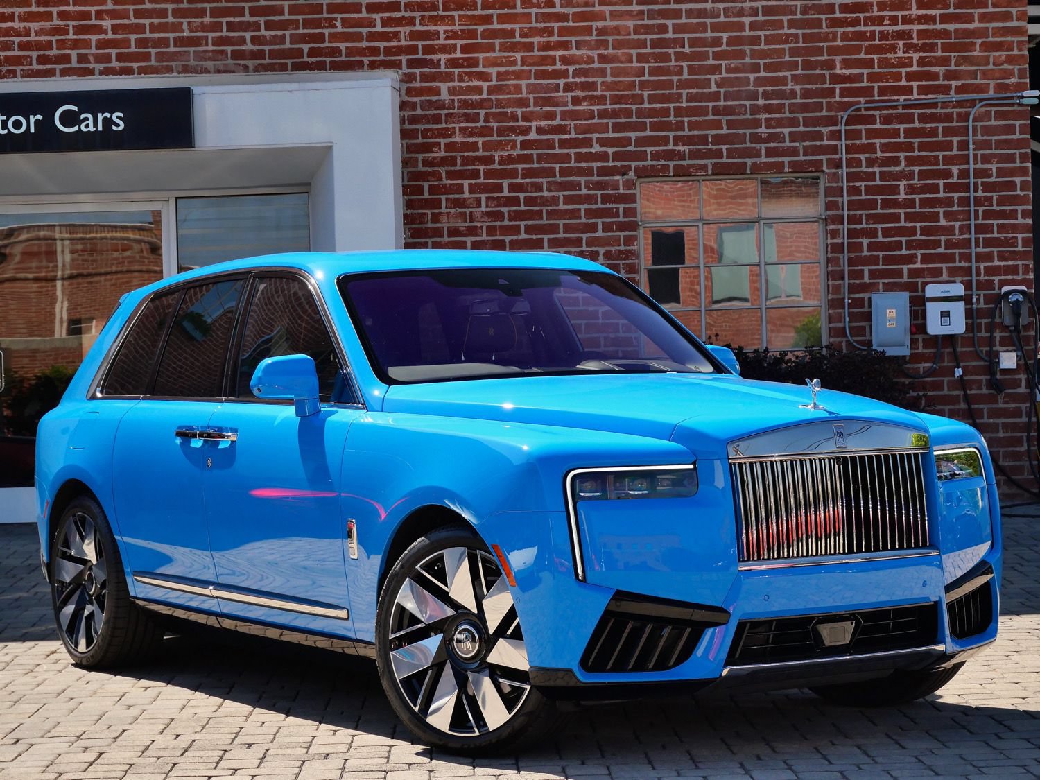 Used 2026 Rolls-Royce Cullinan AWD/4WD image 19