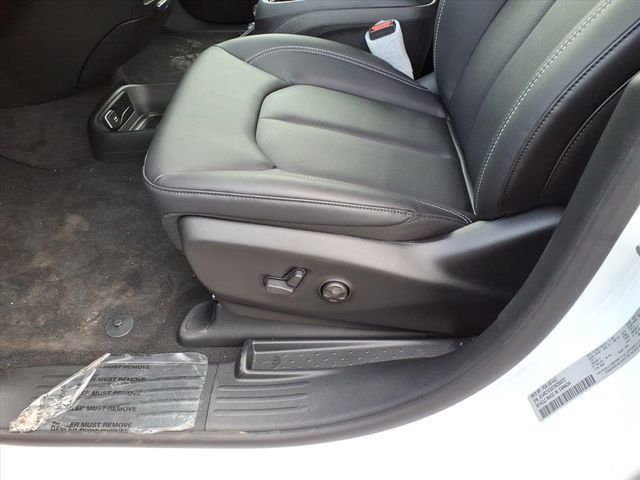 New 2026 Chrysler Voyager LX image 14