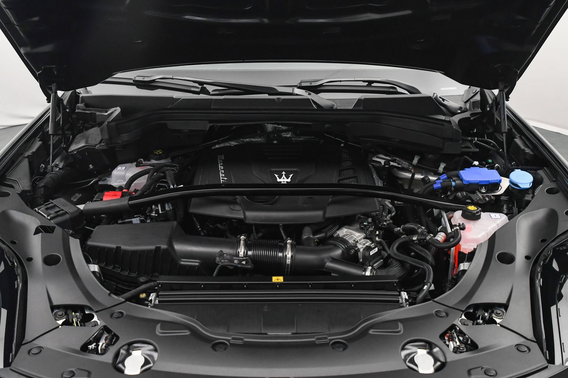 New 2025 Maserati Grecale GT AWD/4WD image 15