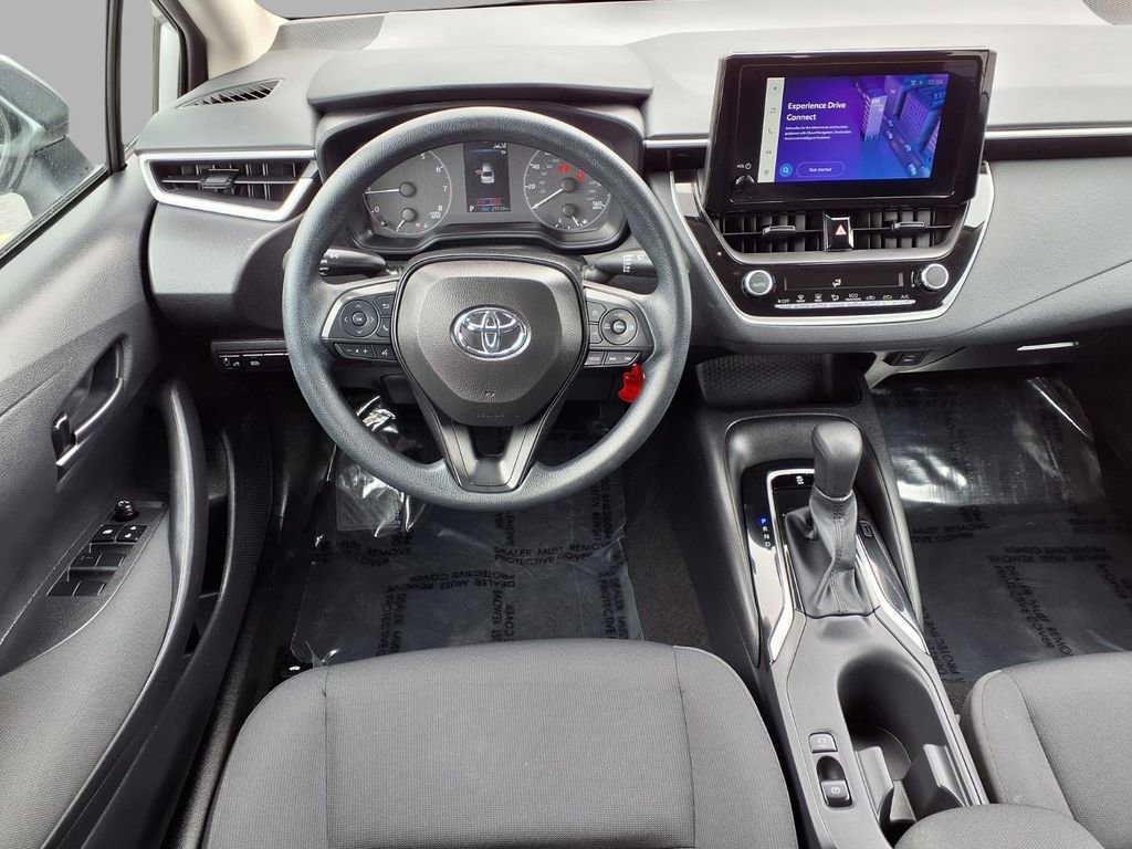 Used 2025 Toyota Corolla LE image 4