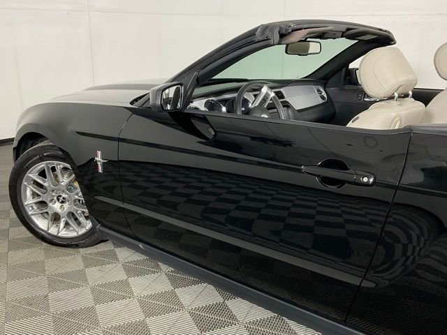 Used 2012 Ford Mustang Premium image 32