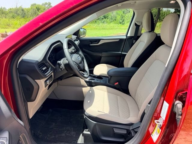 Used 2022 Ford Escape SE w/ SE Sport Appearance Package AWD/4WD image 10