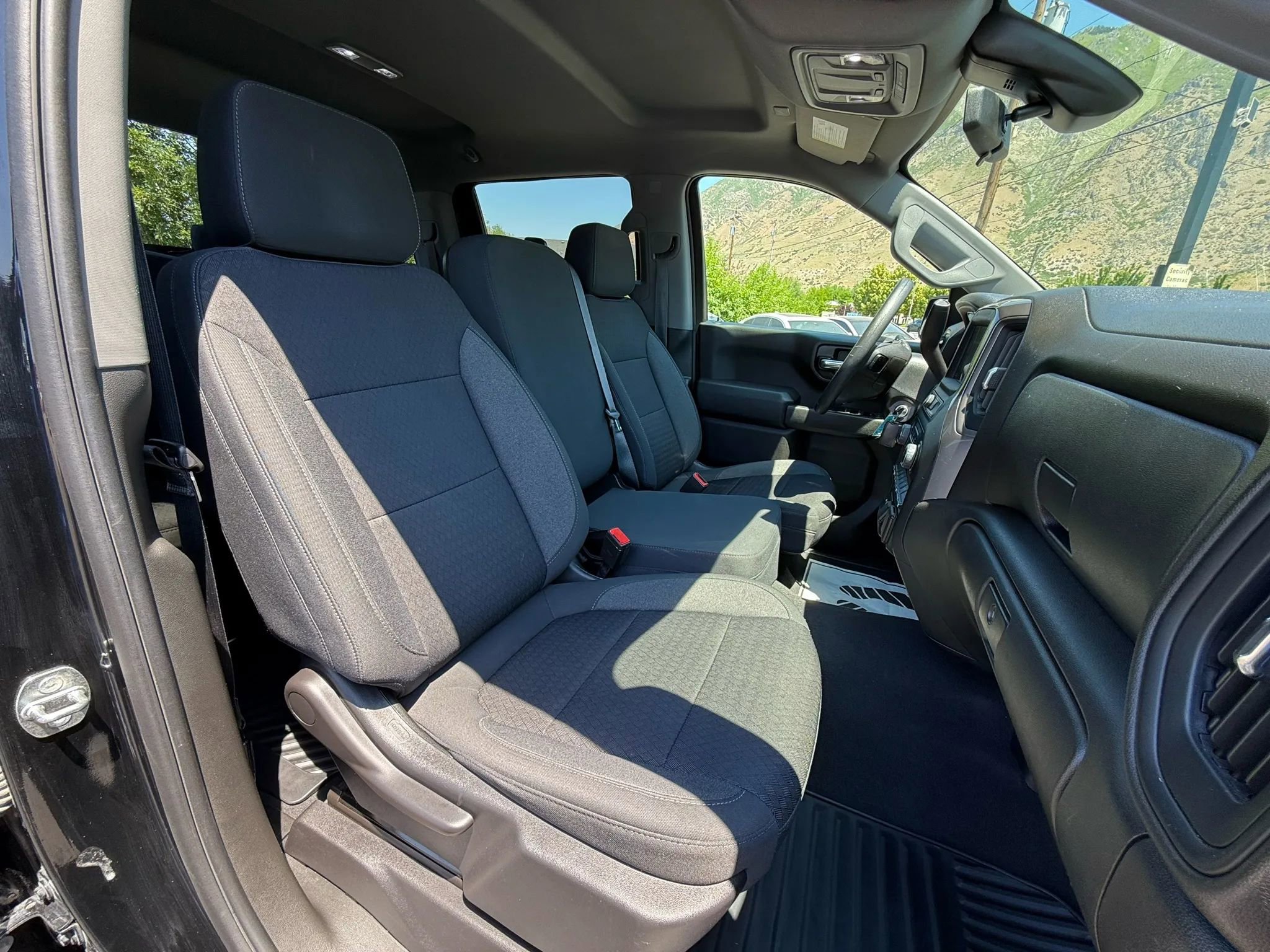 Used 2022 Chevrolet Silverado 1500 Custom w/ Safety Confidence Package image 5