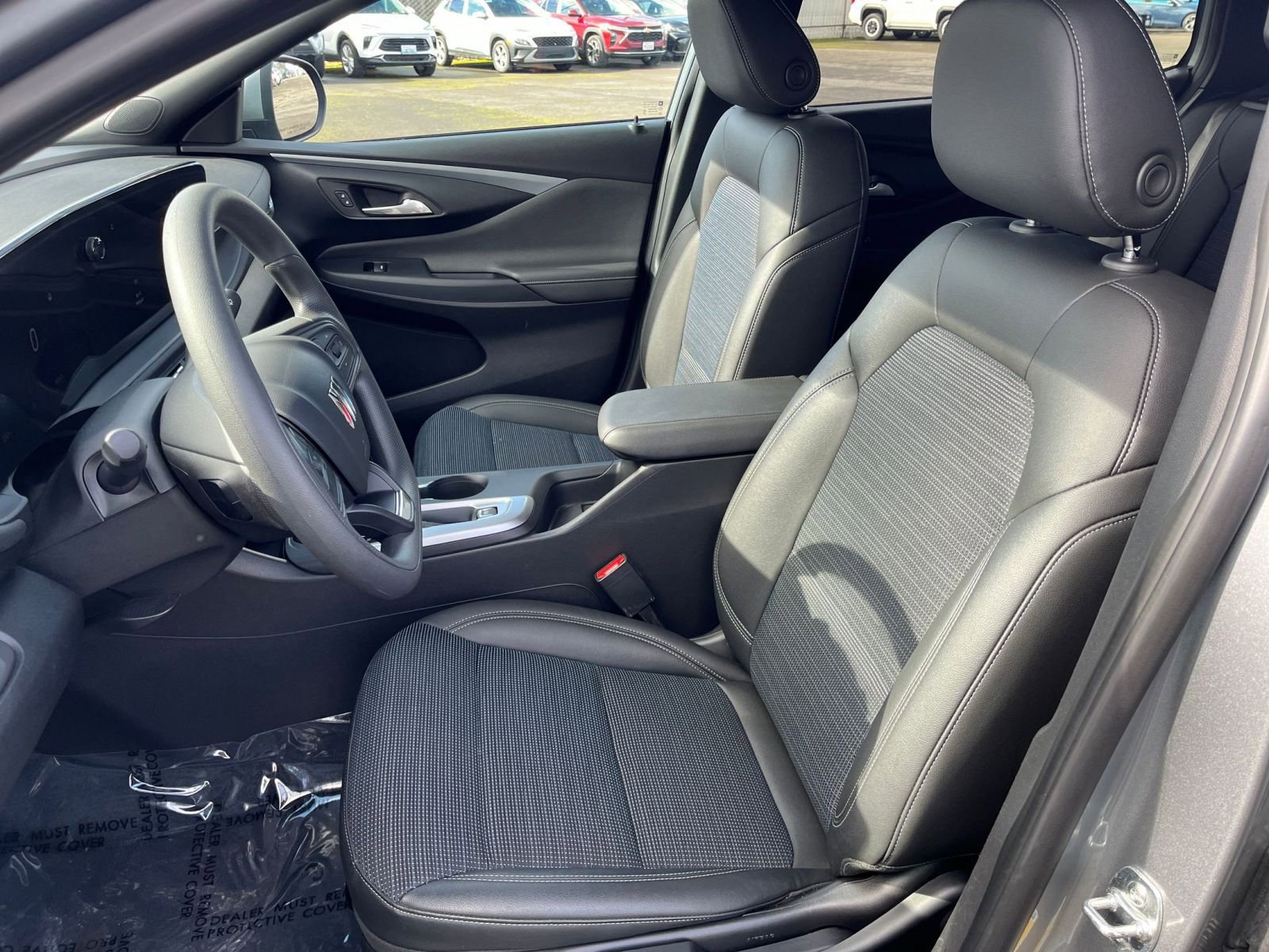 Used 2025 Buick Envista Preferred image 35