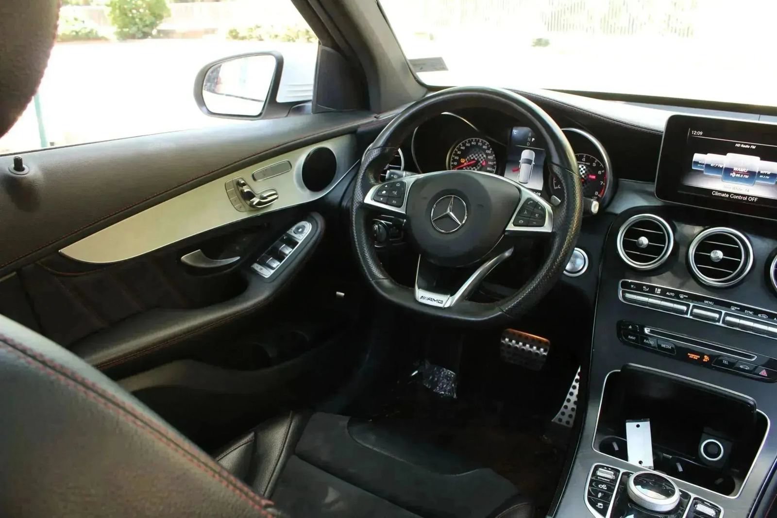Used 2019 Mercedes-Benz GLC 43 AMG 4MATIC image 27