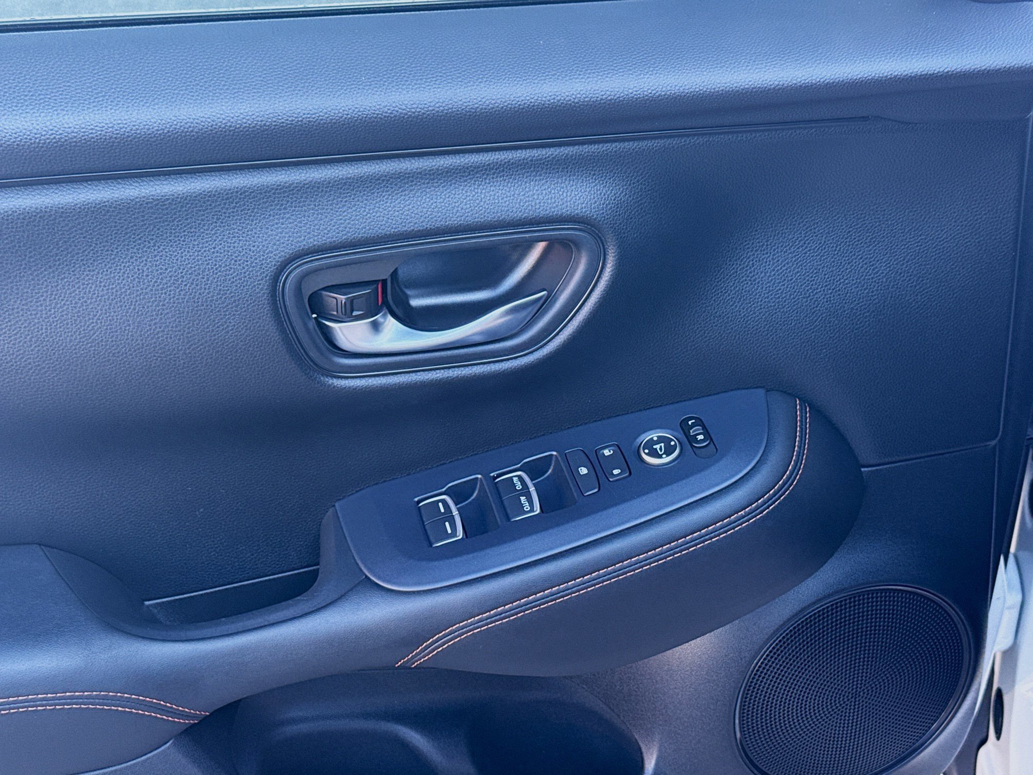 Used 2023 Honda HR-V Sport image 14