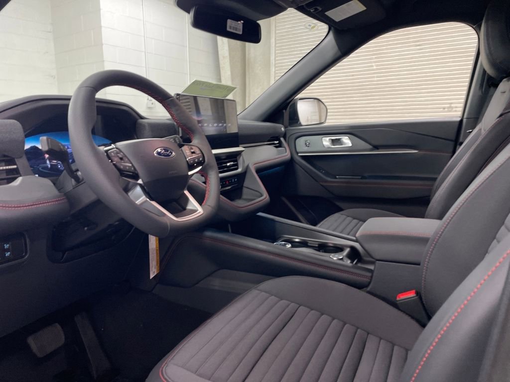 New 2026 Ford Explorer ST-Line w/ ST-Line Street Pack image 6