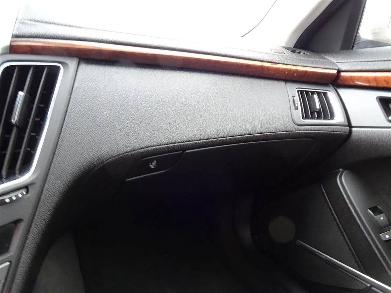 Used 2008 Cadillac CTS 3.6 w/ Wood Trim Package RWD image 29