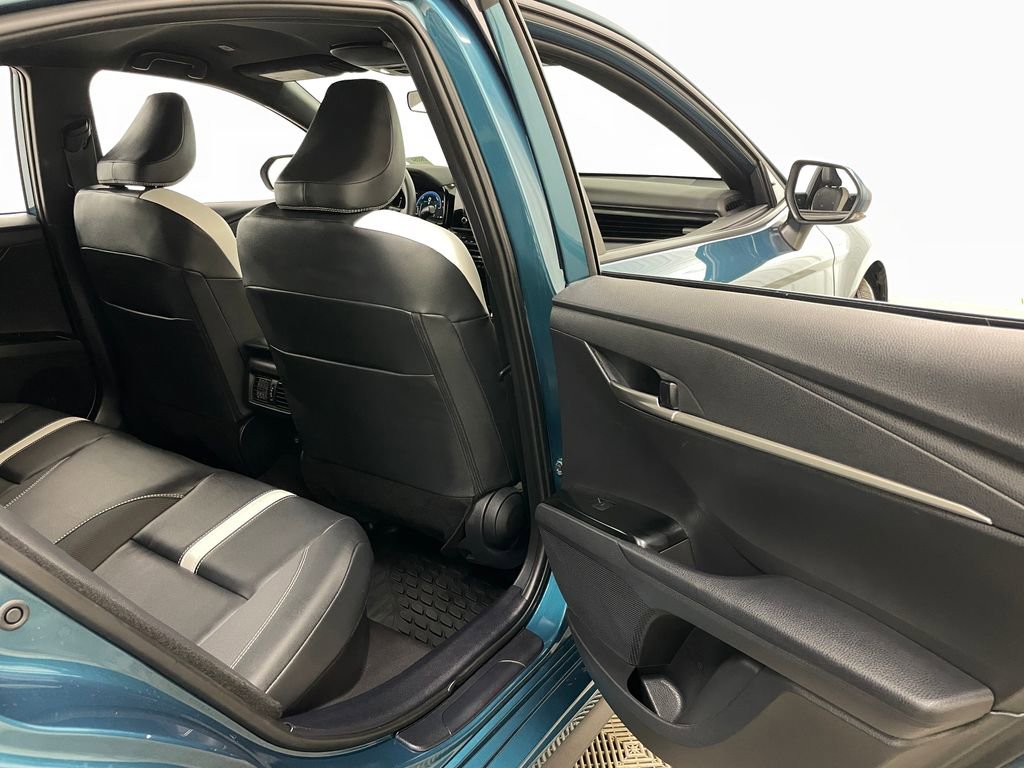 Used 2025 Toyota Camry SE image 37