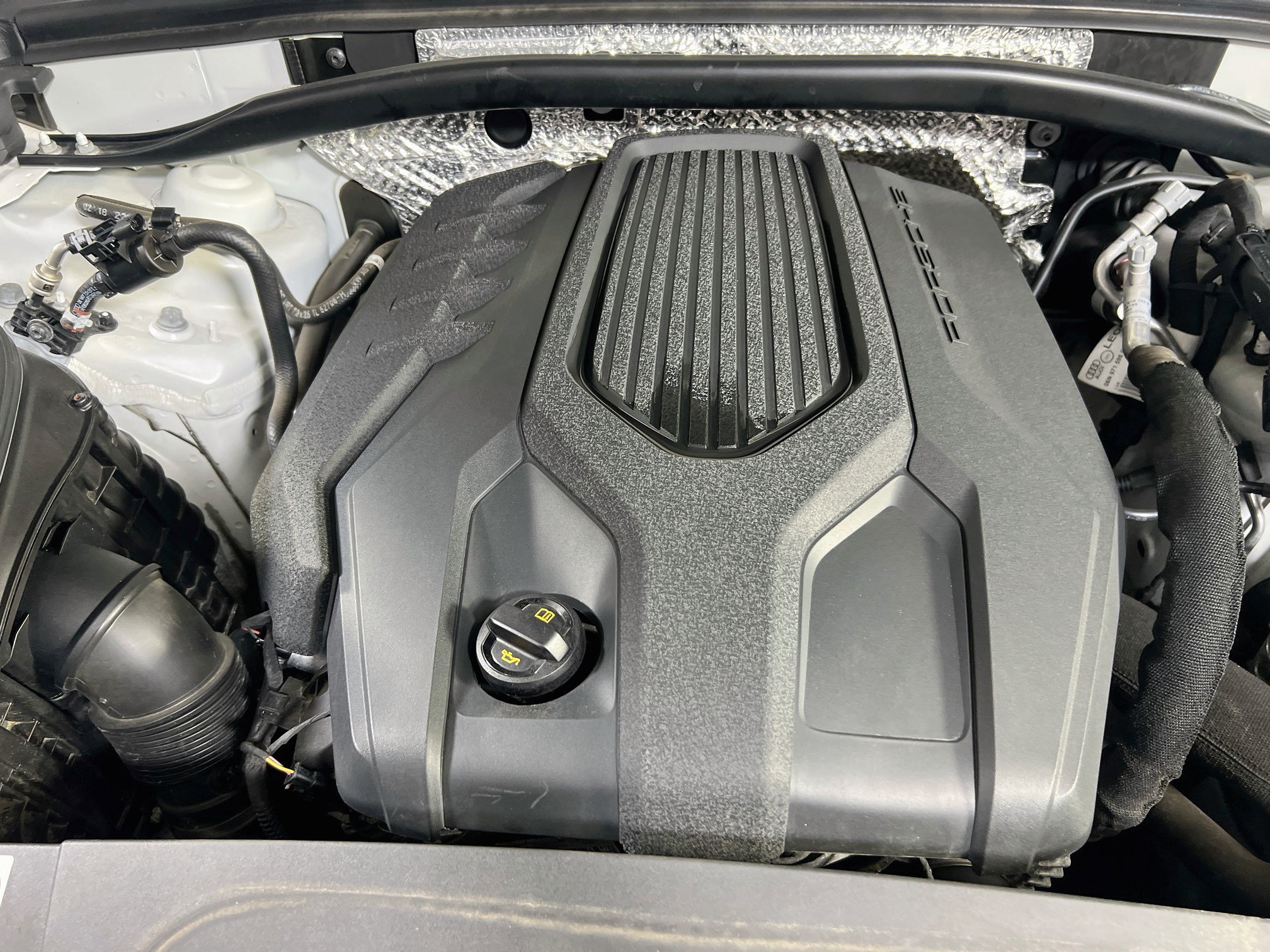 Used 2022 Porsche Macan AWD/4WD image 29