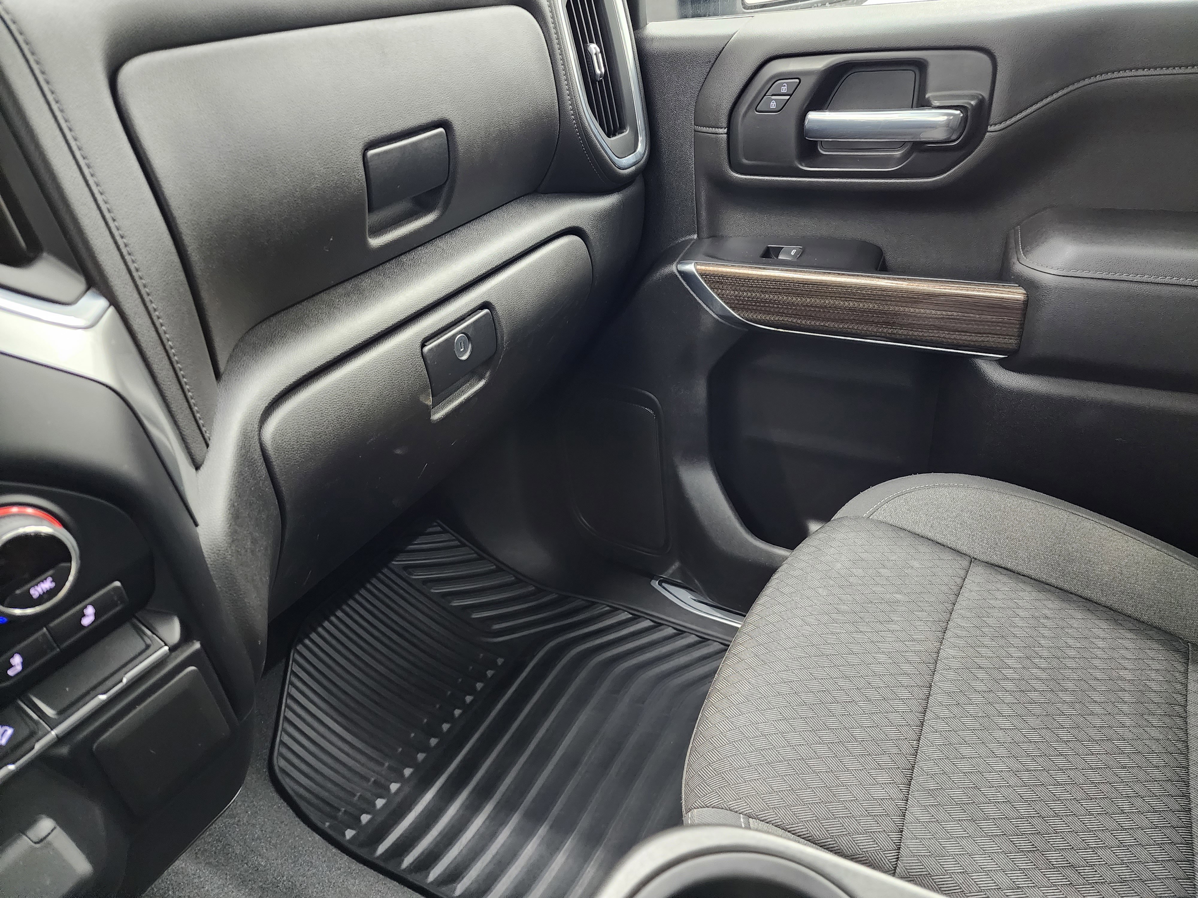 Used 2022 Chevrolet Silverado 2500 LT w/ Convenience Package image 16